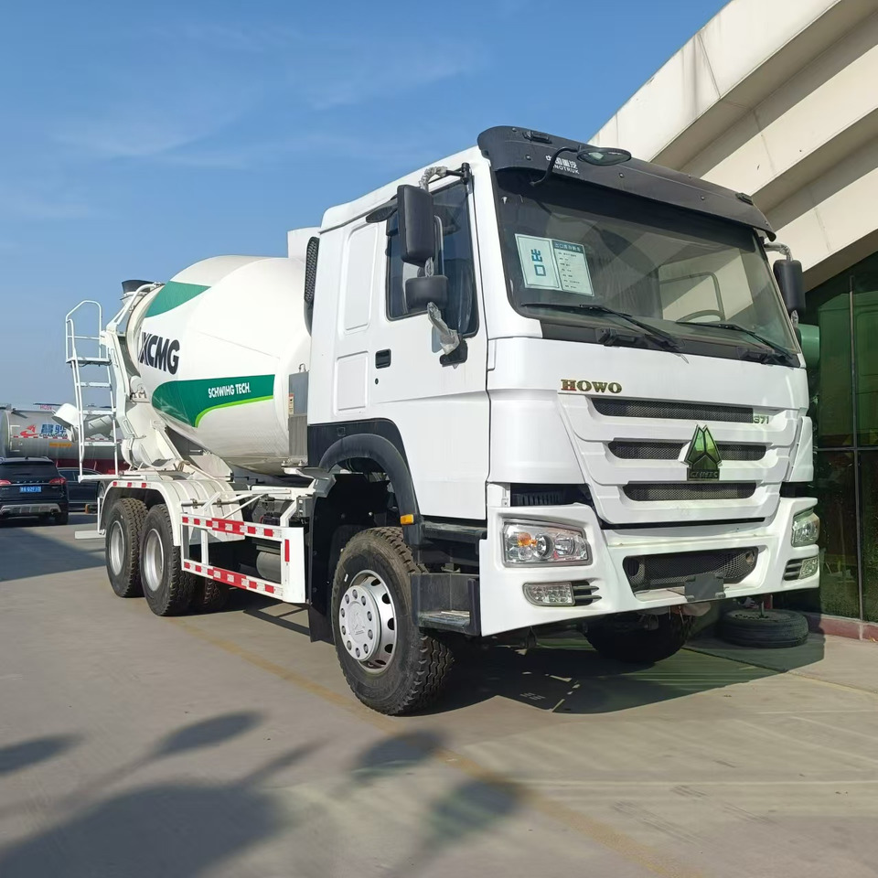 Howo HOWO 371 concrete truck 10CM3 - Camião betoneira: foto 1 Howo HOWO 371 concrete truck 10CM3 - Camião betoneira: foto 1
