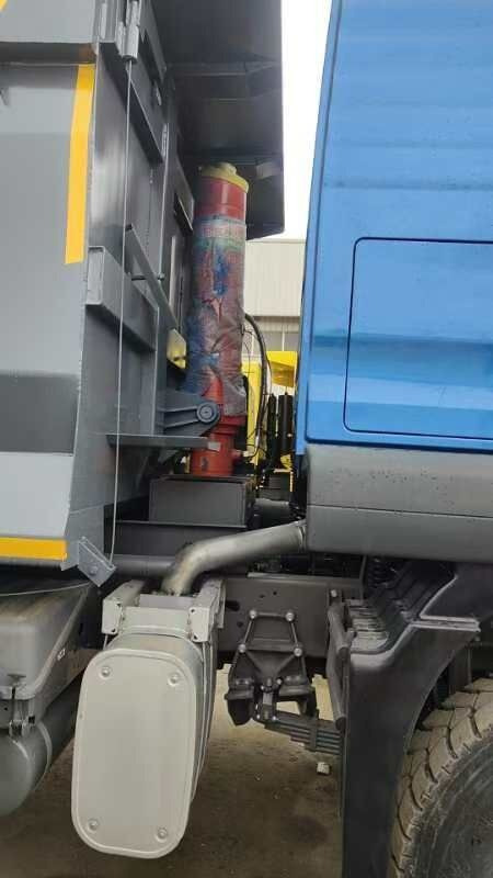 Howo TX 450 - Camião basculante: foto 4 Howo TX 450 - Camião basculante: foto 4