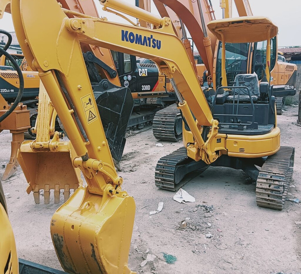 Komatsu PC30MR - Mini escavadeira: foto 5 Komatsu PC30MR - Mini escavadeira: foto 5