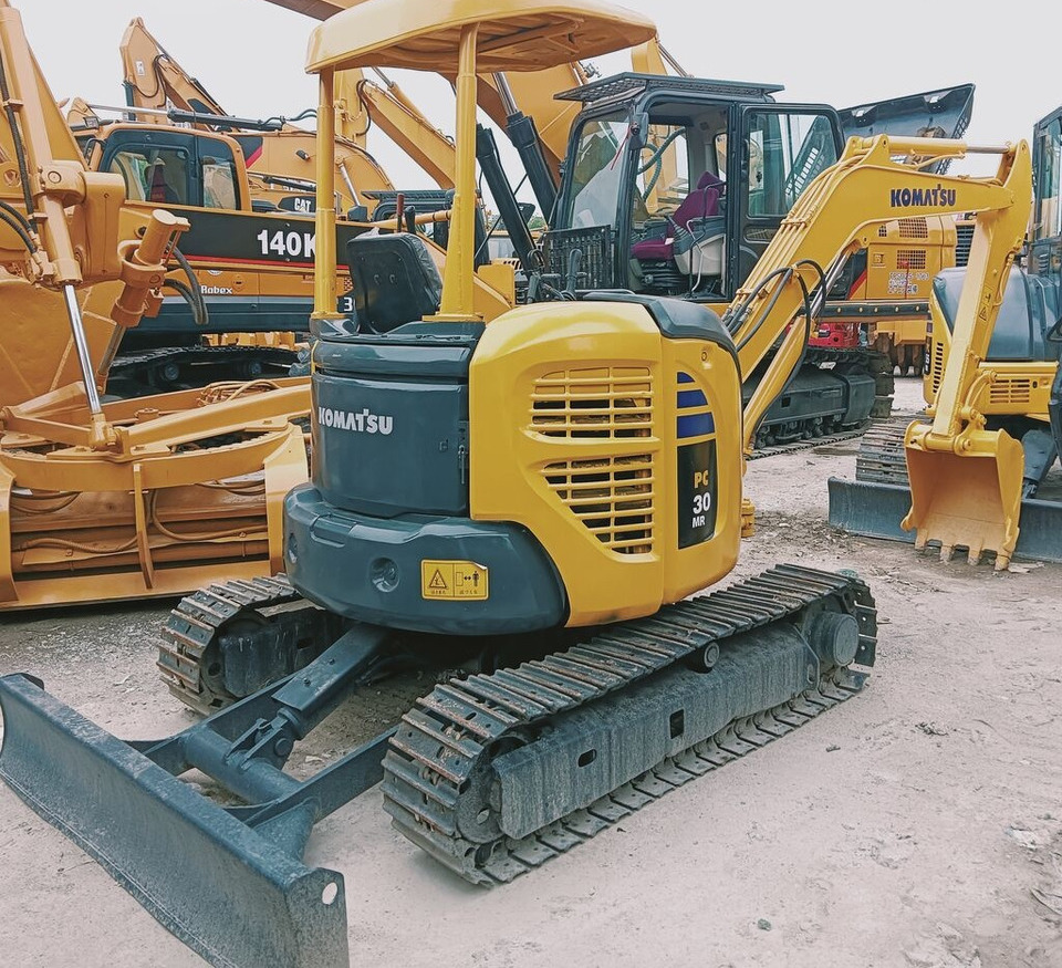 Komatsu PC30MR - Mini escavadeira: foto 3 Komatsu PC30MR - Mini escavadeira: foto 3