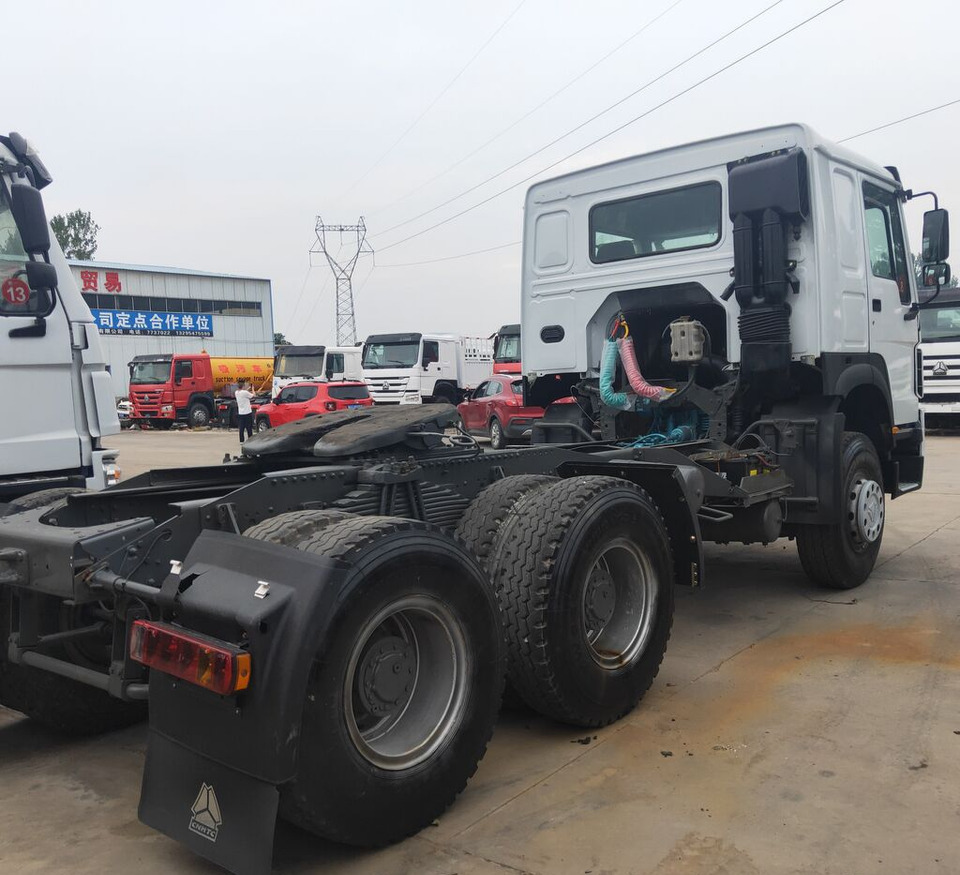 Tractor Howo 371: foto 7