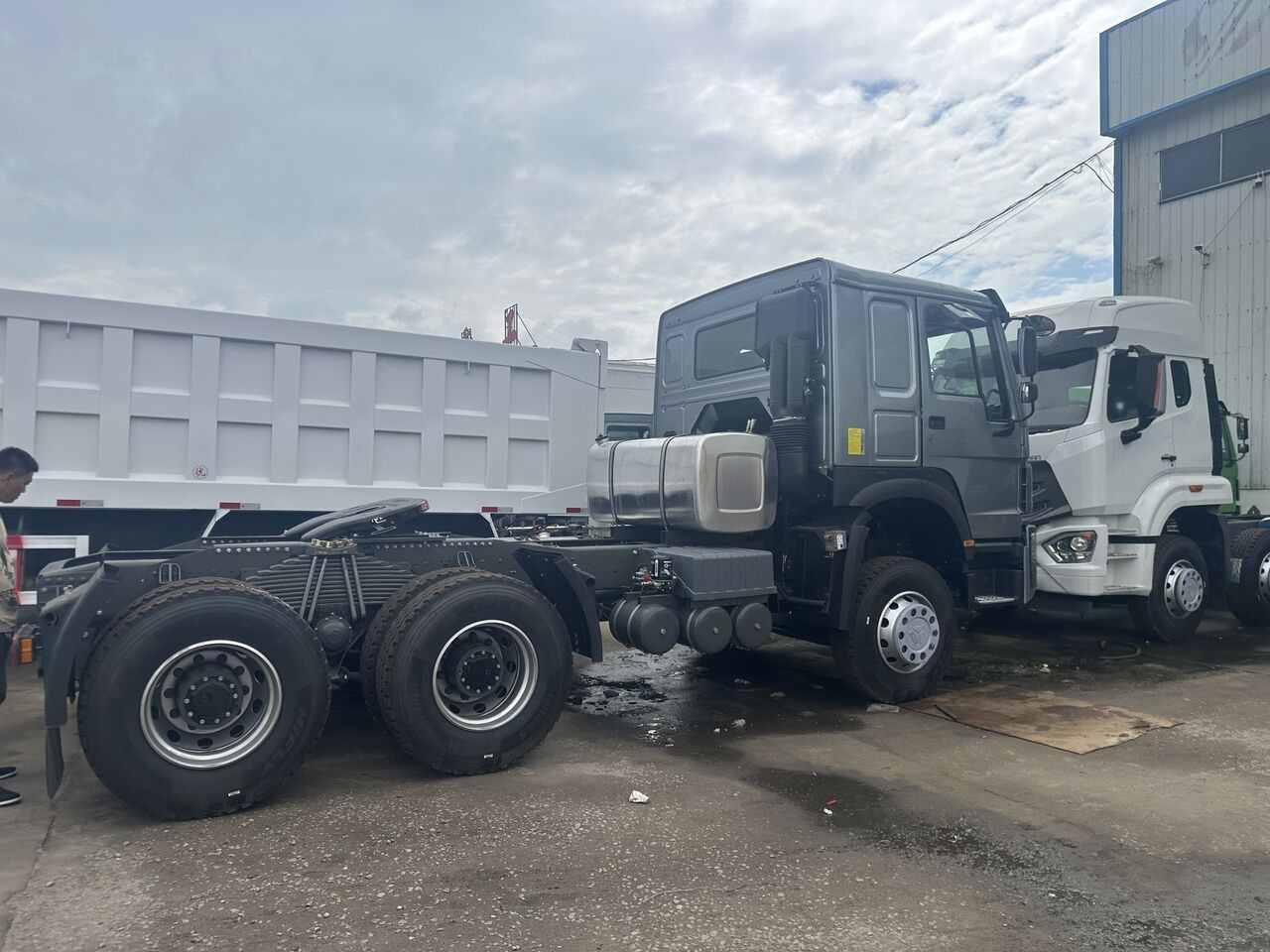 Howo - Tractor: foto 1 Howo - Tractor: foto 1