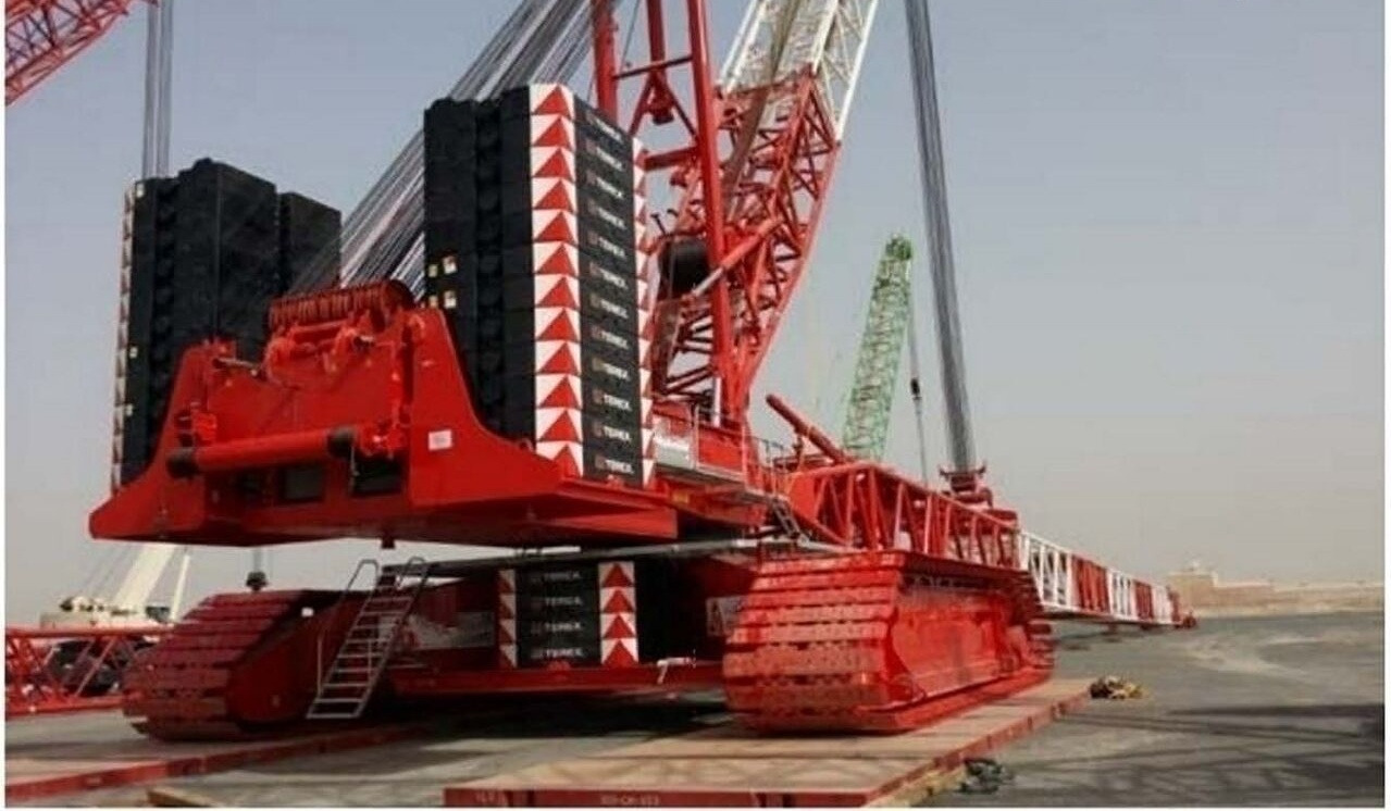 Terex Demag CC6800 - Guindaste sobre esteiras: foto 1 Terex Demag CC6800 - Guindaste sobre esteiras: foto 1