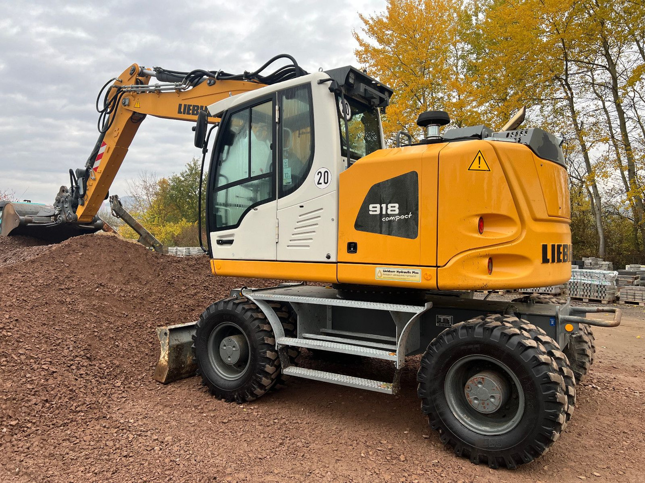 Liebherr A 918 Compact SW 48 Likufix - Escavadeira de rodas: foto 1 Liebherr A 918 Compact SW 48 Likufix - Escavadeira de rodas: foto 1