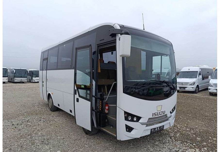 Isuzu Novolux - Ônibus suburbano: foto 1 Isuzu Novolux - Ônibus suburbano: foto 1
