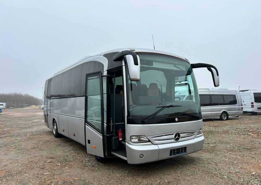 Mercedes-Benz Tourino - Autocarro: foto 1 Mercedes-Benz Tourino - Autocarro: foto 1