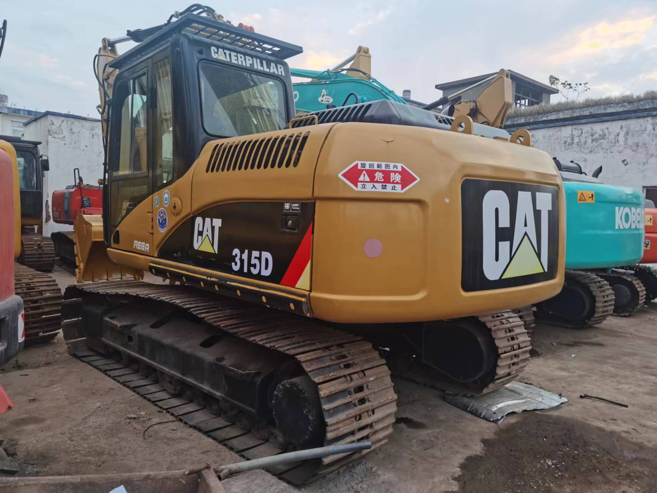 CATERPILLAR 315D - Escavadora de rastos: foto 1 CATERPILLAR 315D - Escavadora de rastos: foto 1