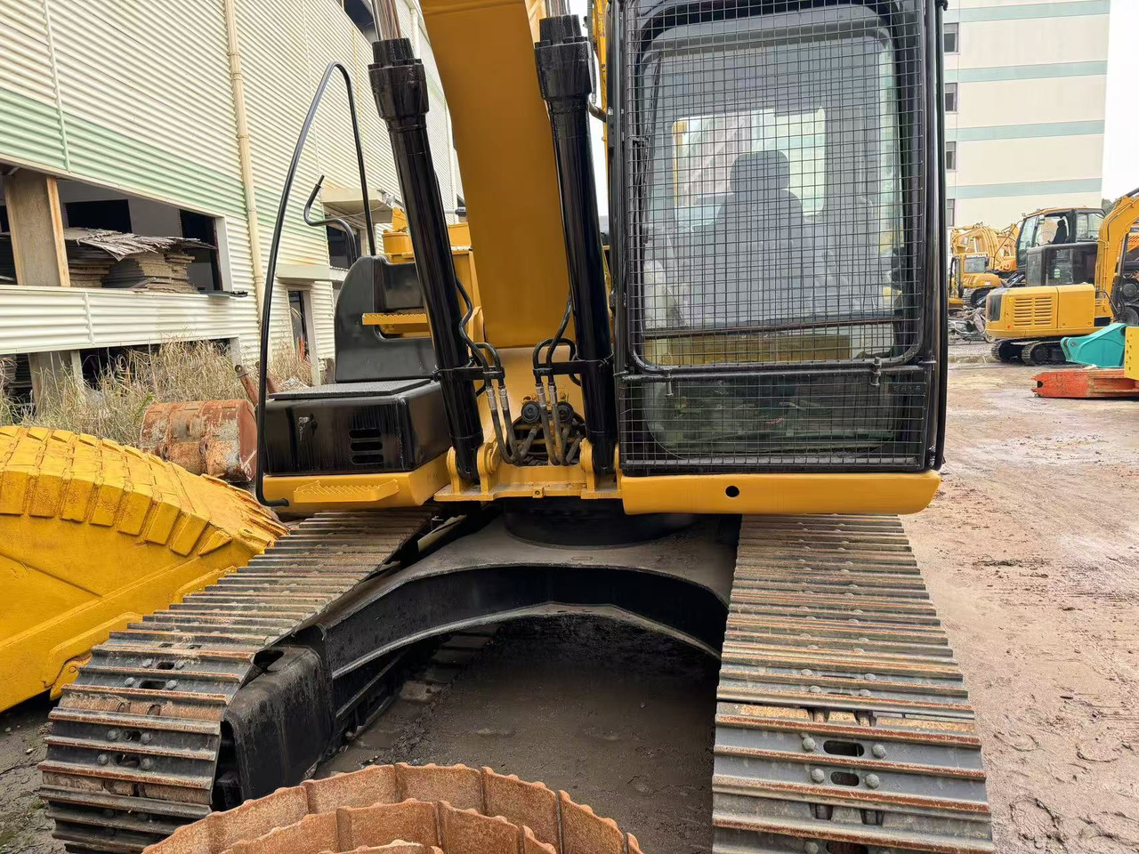 CATERPILLAR 315D2 - Escavadora de rastos: foto 3 CATERPILLAR 315D2 - Escavadora de rastos: foto 3