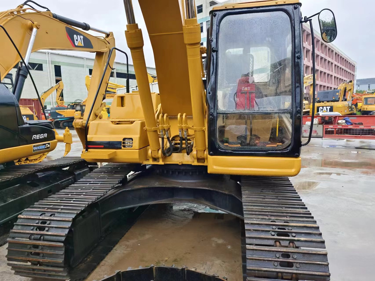 CATERPILLAR 320BL - Escavadora de rastos: foto 3 CATERPILLAR 320BL - Escavadora de rastos: foto 3