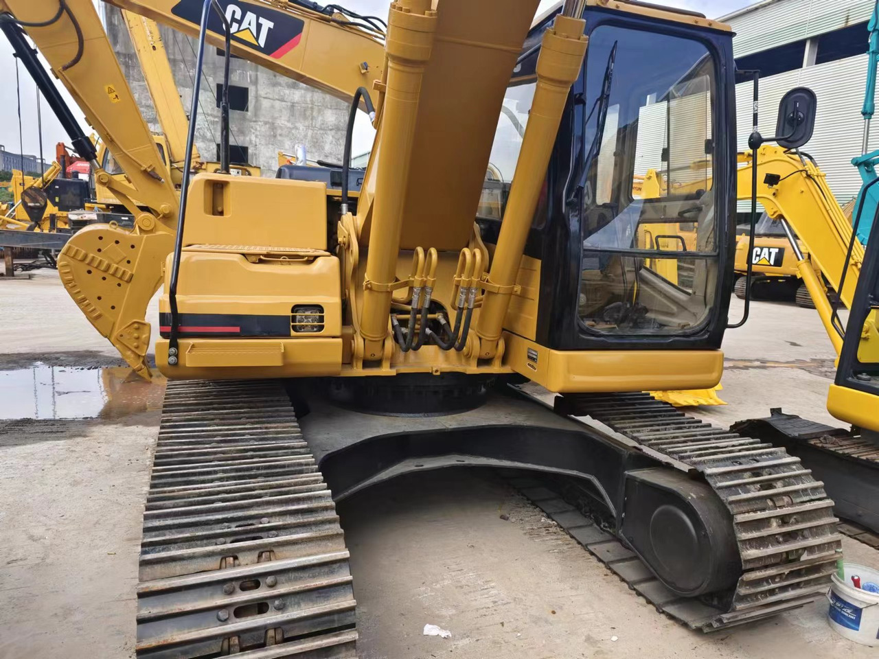 CATERPILLAR CAT 320BL - Escavadora de rastos: foto 2 CATERPILLAR CAT 320BL - Escavadora de rastos: foto 2