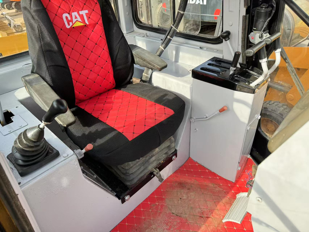 CATERPILLAR D6G2 - Buldôzer: foto 5 CATERPILLAR D6G2 - Buldôzer: foto 5