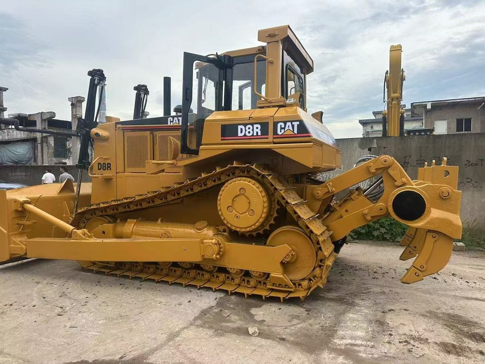CATERPILLAR D8R - Buldôzer: foto 2 CATERPILLAR D8R - Buldôzer: foto 2