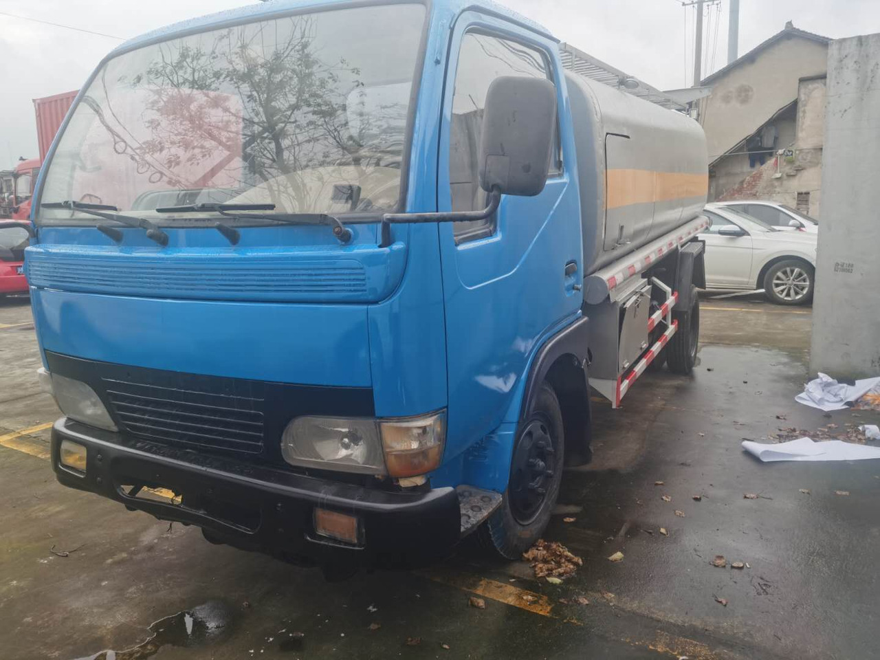 DONGFENG 6ton - Caminhão tanque: foto 2 DONGFENG 6ton - Caminhão tanque: foto 2