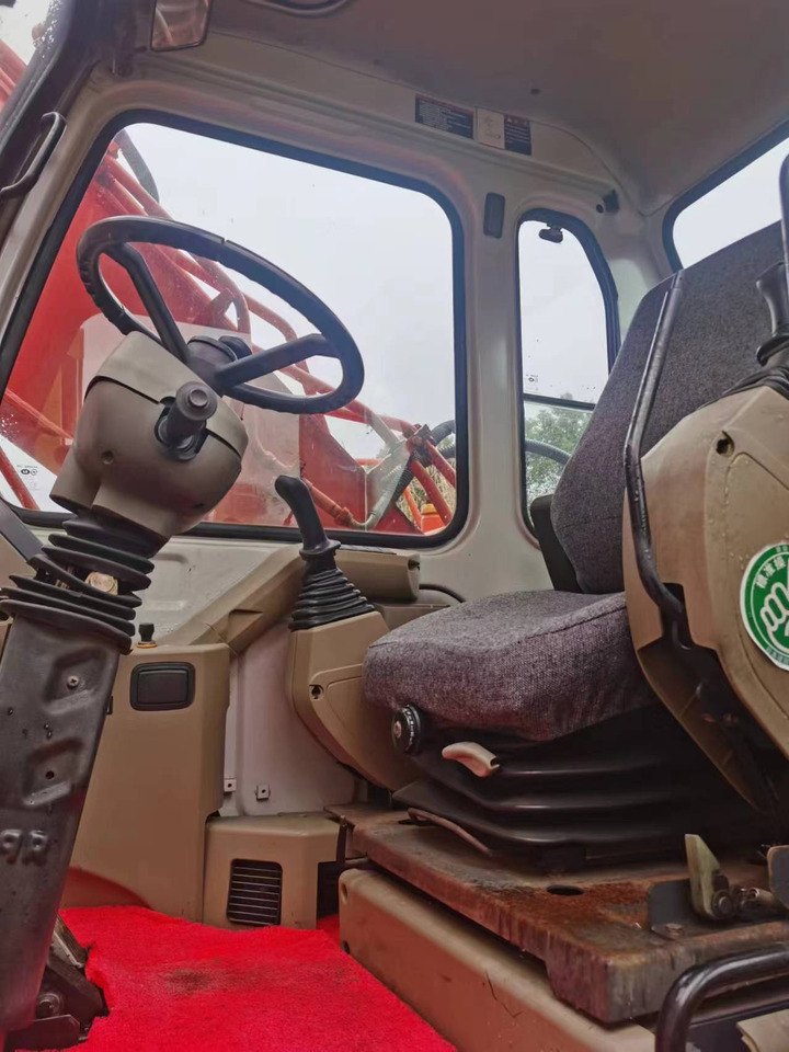 DOOSAN DH150W-7 - Escavadeira de rodas: foto 3 DOOSAN DH150W-7 - Escavadeira de rodas: foto 3