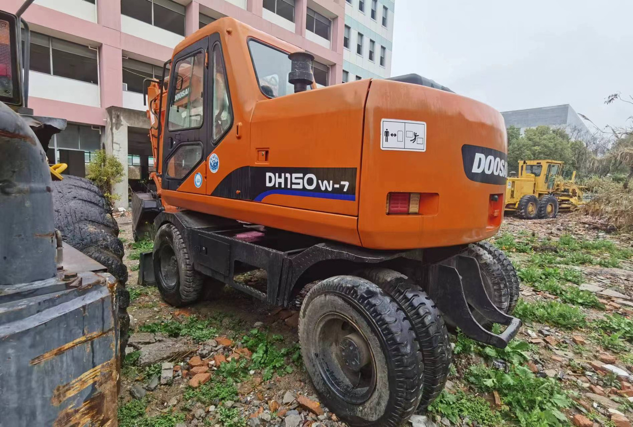 DOOSAN DH150W-7 - Escavadeira de rodas: foto 5 DOOSAN DH150W-7 - Escavadeira de rodas: foto 5