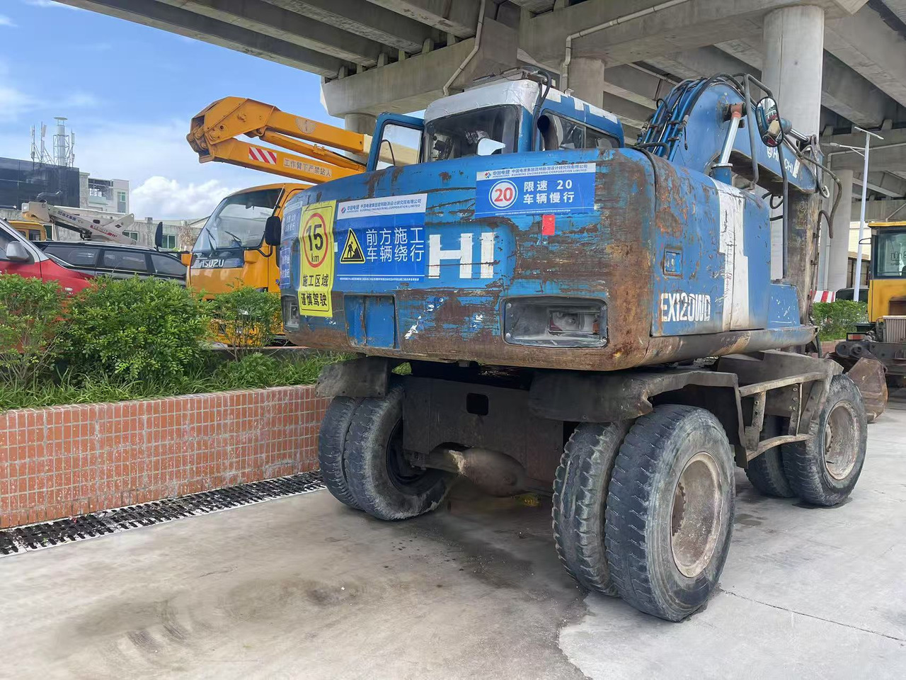 HITACHI EX100WD-2 - Escavadeira de rodas: foto 3 HITACHI EX100WD-2 - Escavadeira de rodas: foto 3