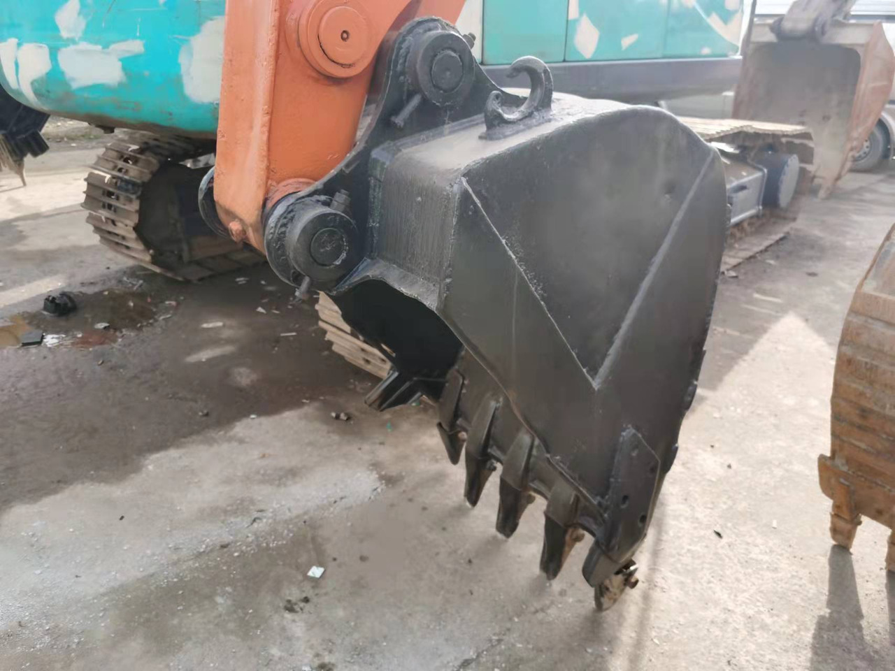 HITACHI EX120-2 - Escavadora de rastos: foto 4 HITACHI EX120-2 - Escavadora de rastos: foto 4