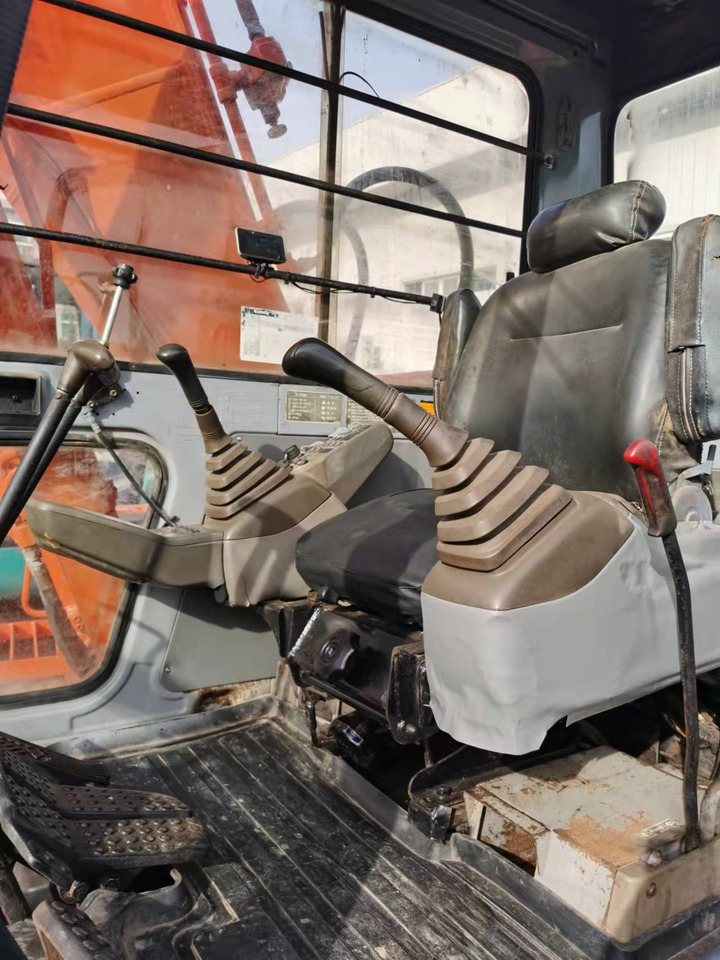 HITACHI EX120-2 - Escavadora de rastos: foto 5 HITACHI EX120-2 - Escavadora de rastos: foto 5