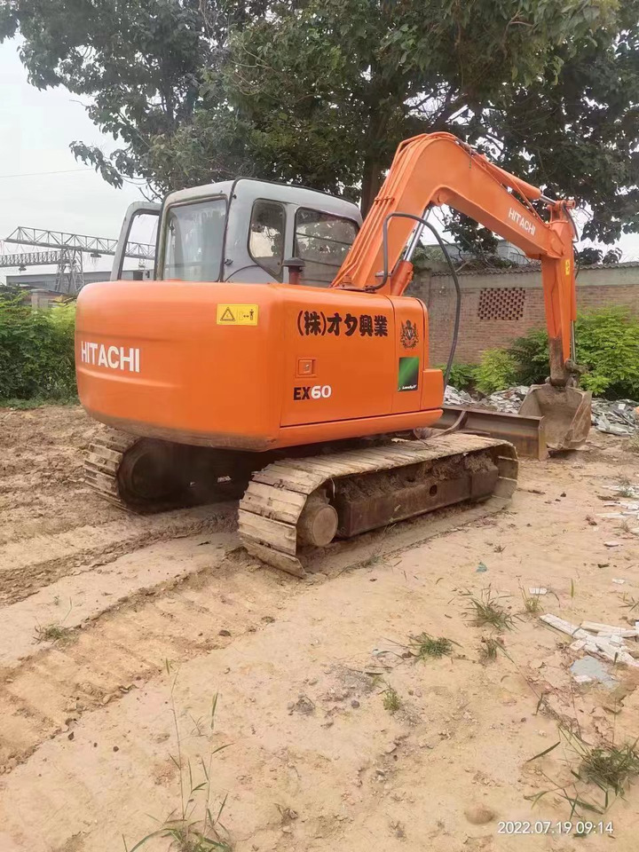 HITACHI EX60-5 - Mini escavadeira: foto 1 HITACHI EX60-5 - Mini escavadeira: foto 1