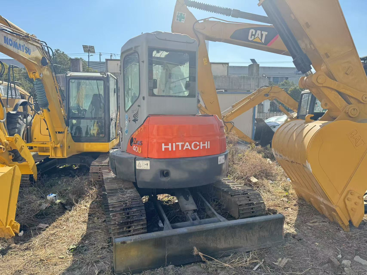 HITACHI ZX40U - Mini escavadeira: foto 2 HITACHI ZX40U - Mini escavadeira: foto 2