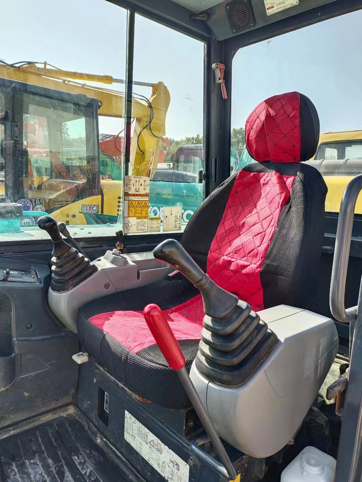 KOBELCO SK60-8 - Mini escavadeira: foto 5 KOBELCO SK60-8 - Mini escavadeira: foto 5