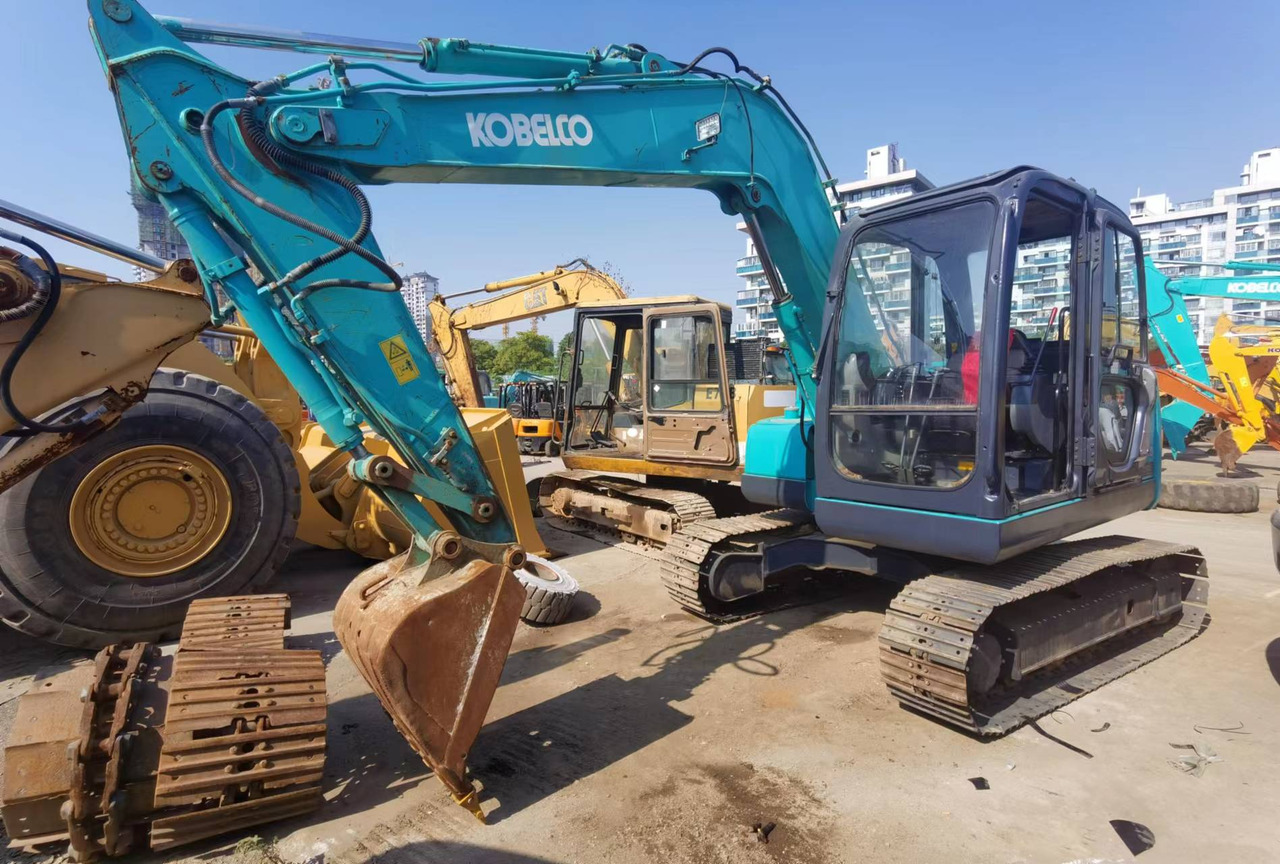KOBELCO SK75 - Mini escavadeira: foto 2 KOBELCO SK75 - Mini escavadeira: foto 2