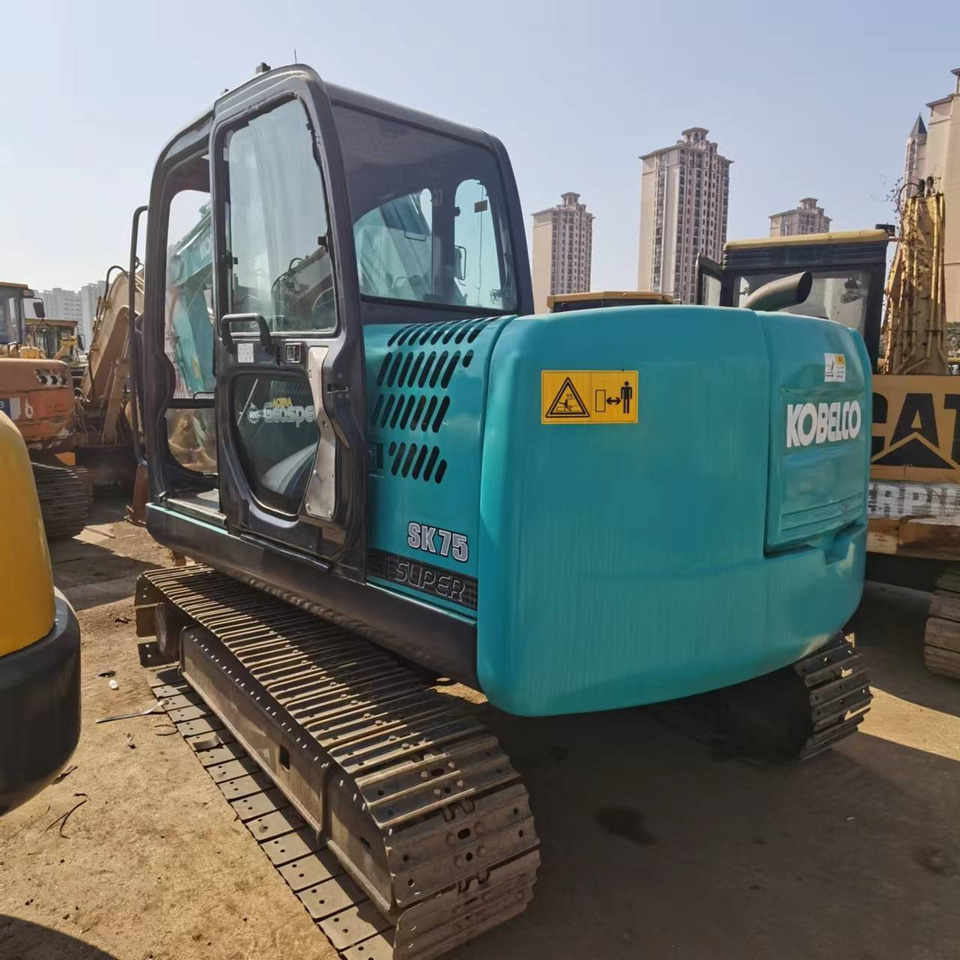 KOBELCO SK75 - Mini escavadeira: foto 5 KOBELCO SK75 - Mini escavadeira: foto 5