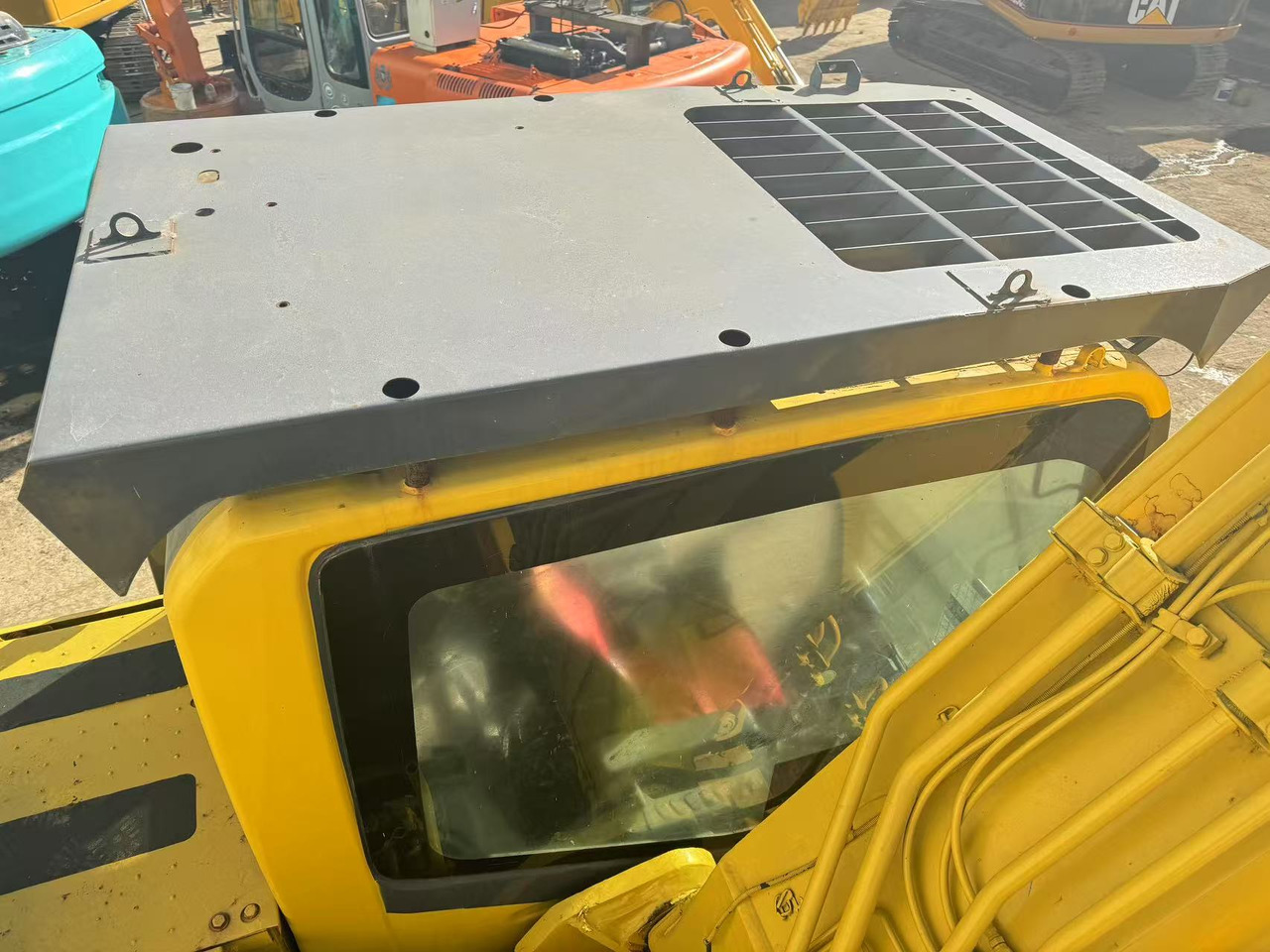 KOMATSU PC200-8 - Escavadora de rastos: foto 3 KOMATSU PC200-8 - Escavadora de rastos: foto 3