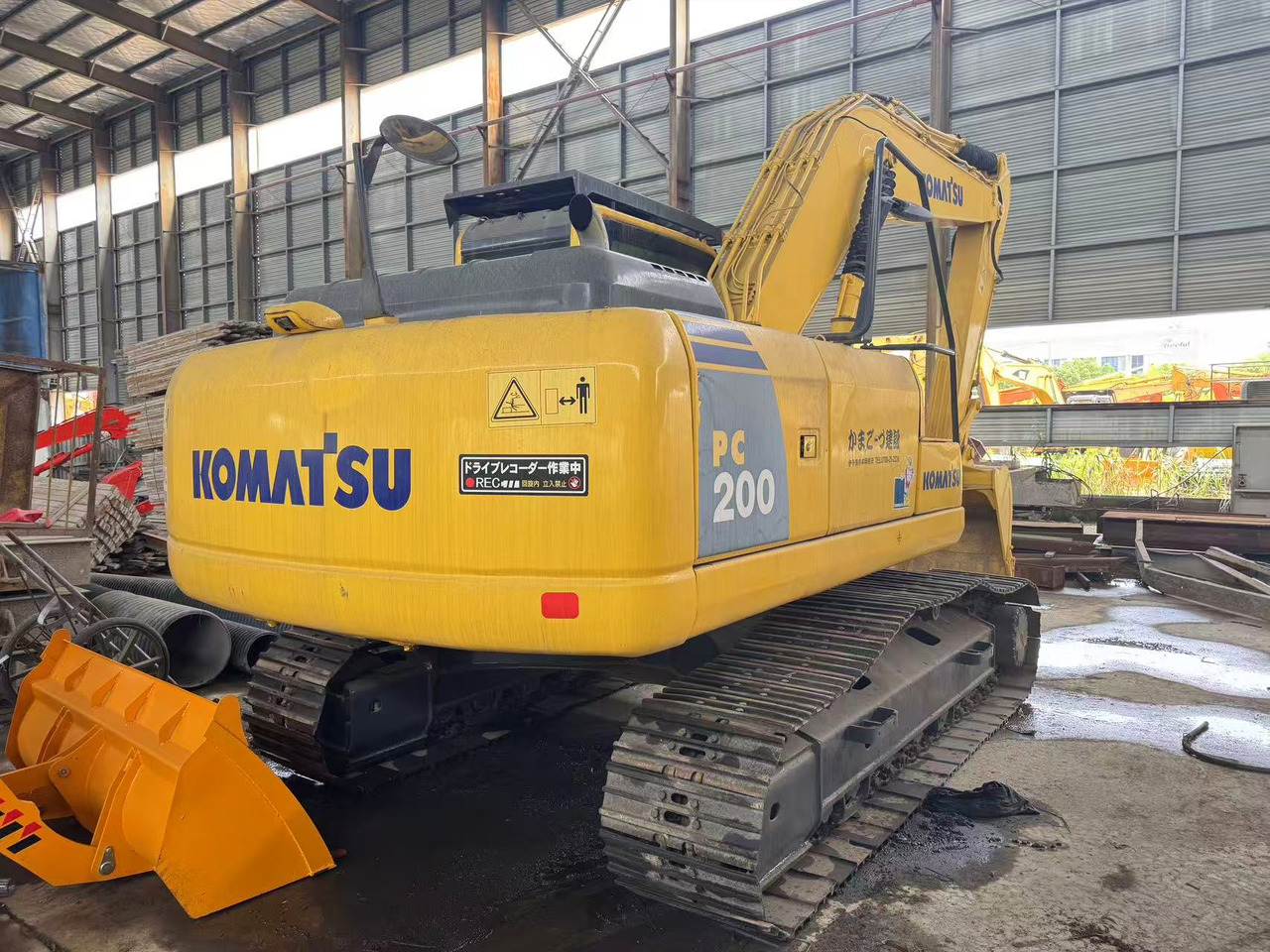 KOMATSU PC200-8 - Escavadora de rastos: foto 2 KOMATSU PC200-8 - Escavadora de rastos: foto 2