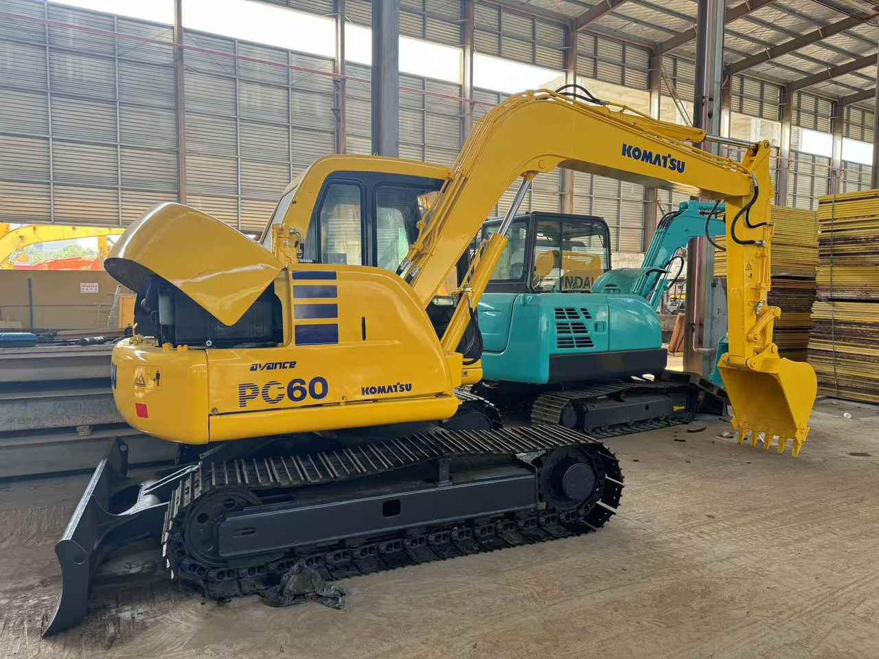 KOMATSU PC60-7 PC60 - Mini escavadeira: foto 3 KOMATSU PC60-7 PC60 - Mini escavadeira: foto 3