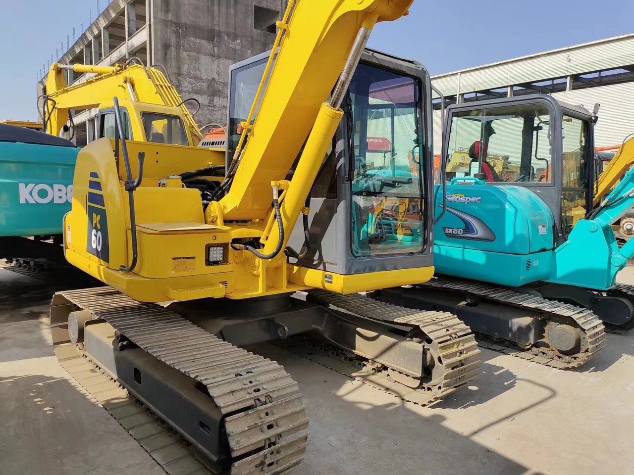 KOMATSU PC60-8 - Mini escavadeira: foto 2 KOMATSU PC60-8 - Mini escavadeira: foto 2