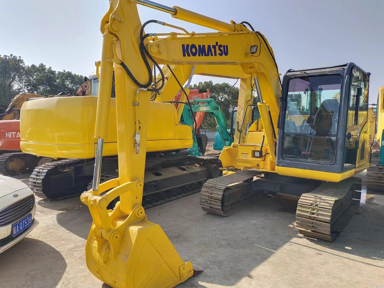 KOMATSU PC60-8 - Mini escavadeira: foto 1 KOMATSU PC60-8 - Mini escavadeira: foto 1
