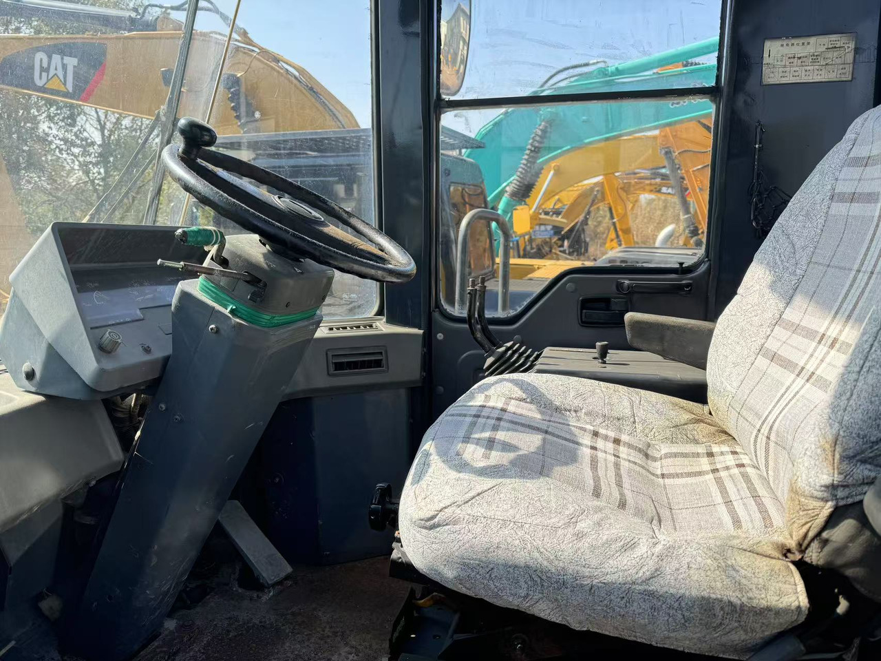 KOMATSU WA380 - Pá carregadora de rodas: foto 4 KOMATSU WA380 - Pá carregadora de rodas: foto 4