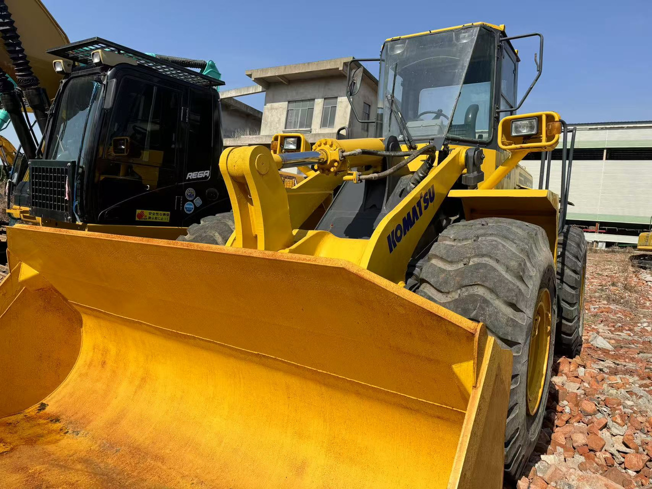 KOMATSU WA380 - Pá carregadora de rodas: foto 5 KOMATSU WA380 - Pá carregadora de rodas: foto 5
