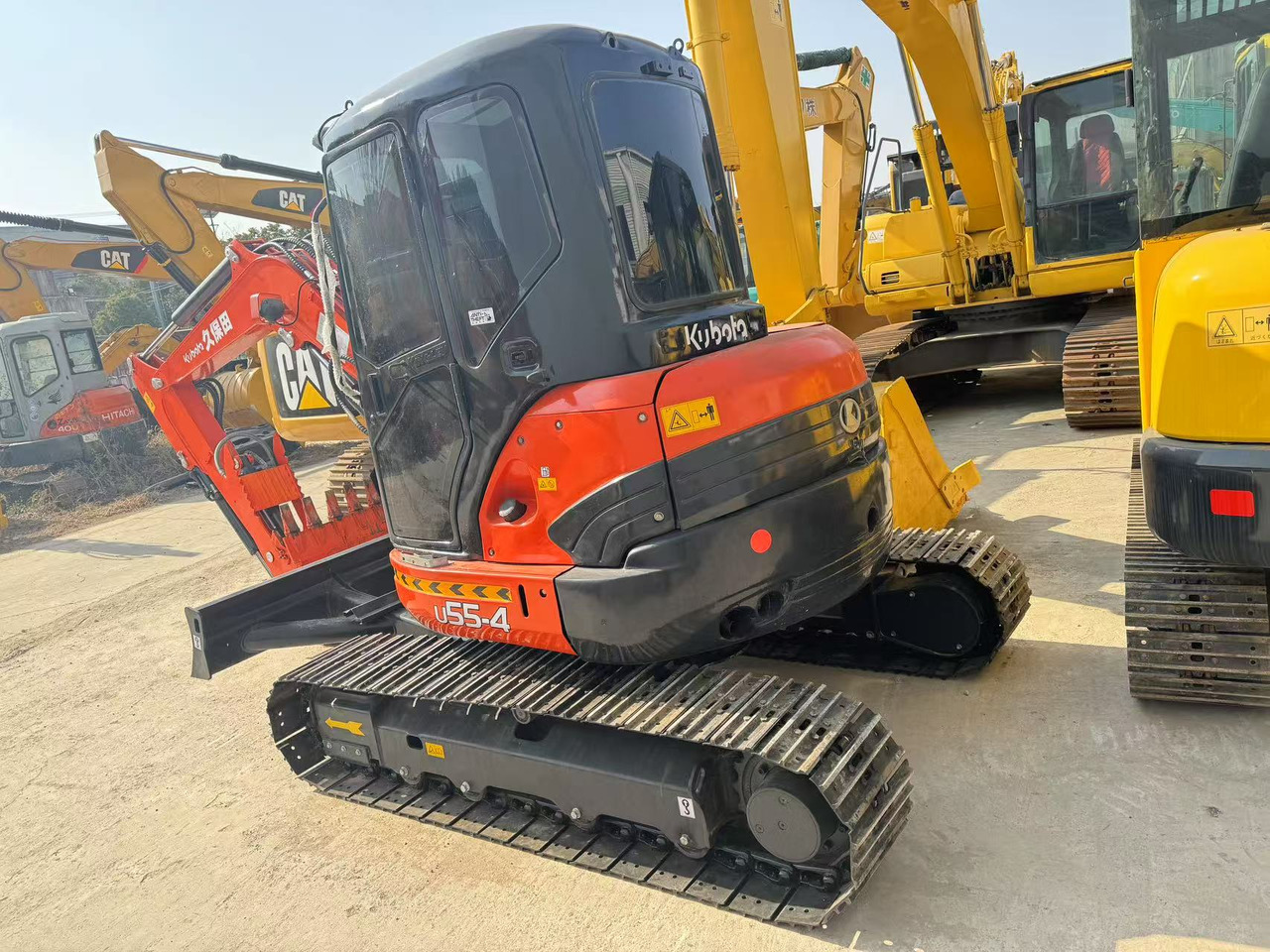 KUBOTA U55-4 - Mini escavadeira: foto 2 KUBOTA U55-4 - Mini escavadeira: foto 2