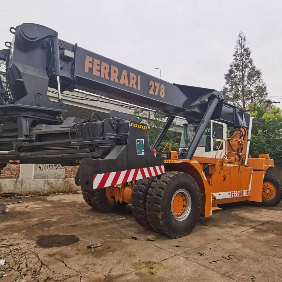 LIEBHERR 278 - Reachstacker porta contentores: foto 1 LIEBHERR 278 - Reachstacker porta contentores: foto 1