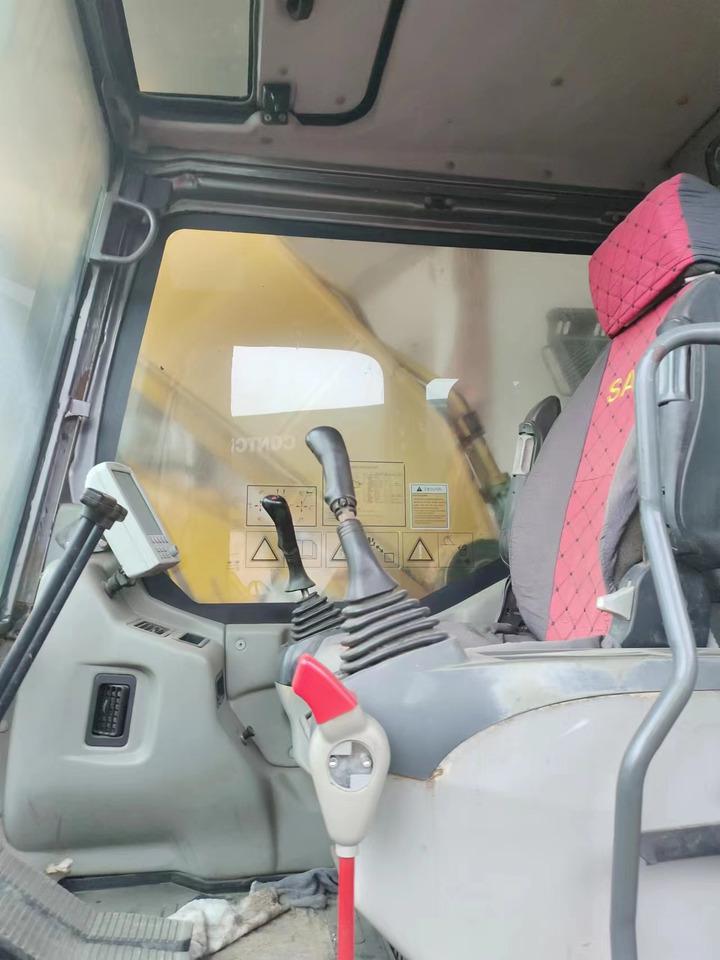 SANY SY215C-9 - Escavadora de rastos: foto 3 SANY SY215C-9 - Escavadora de rastos: foto 3