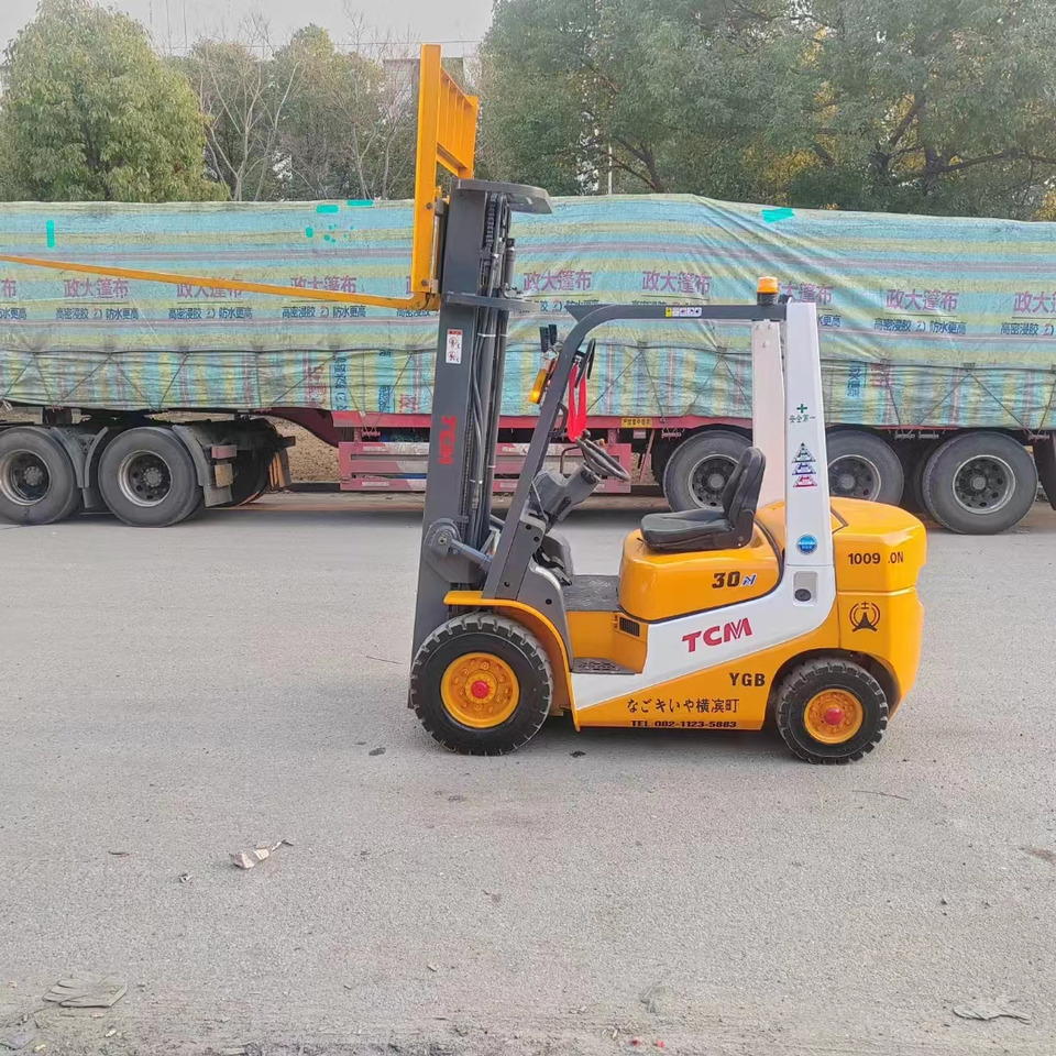 TCM FD30 diesel ISUZU engine forklift from Japan - Empilhadeira a diesel: foto 3 TCM FD30 diesel ISUZU engine forklift from Japan - Empilhadeira a diesel: foto 3