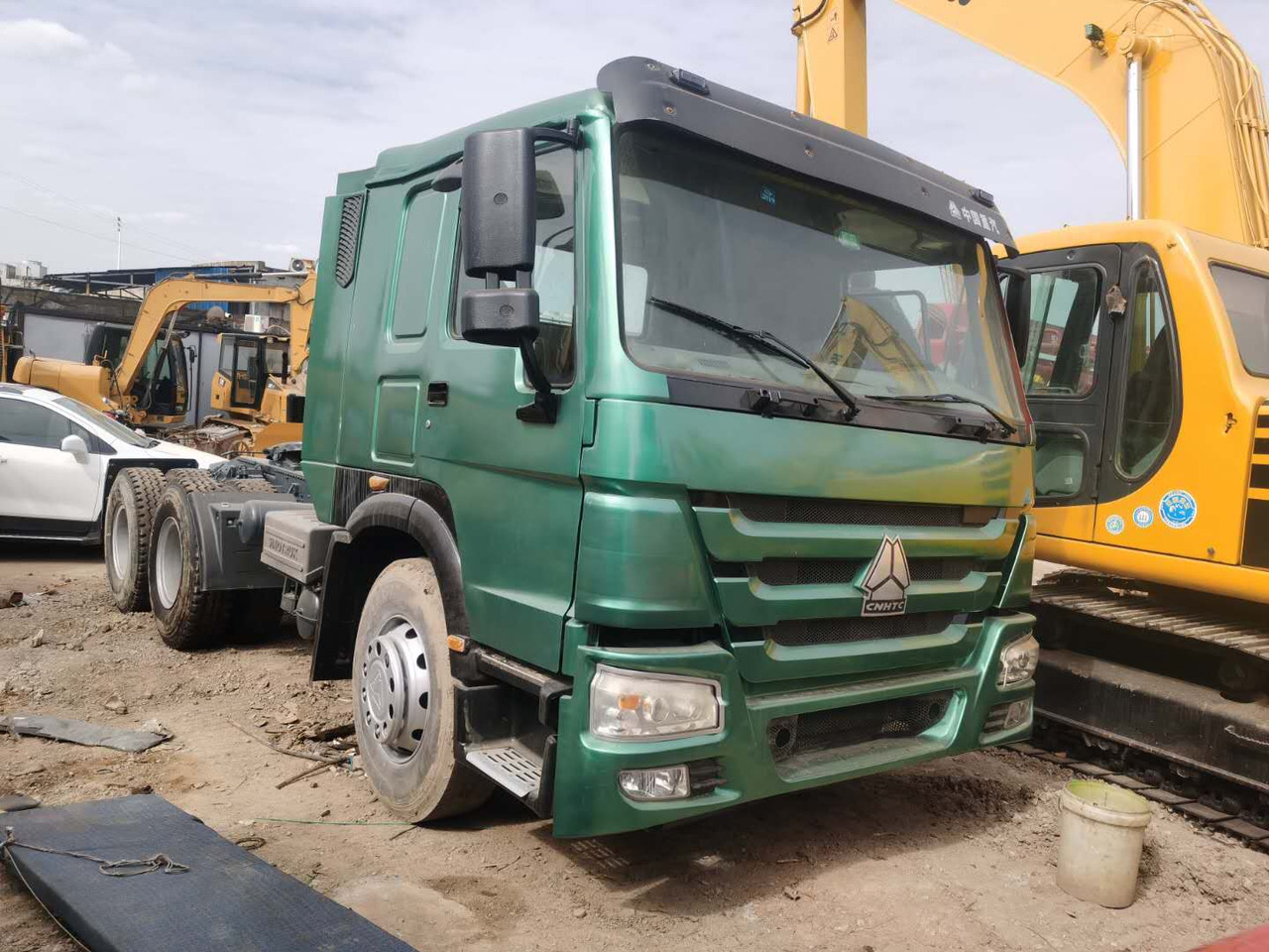 HOWO truck - Tractor: foto 1 HOWO truck - Tractor: foto 1
