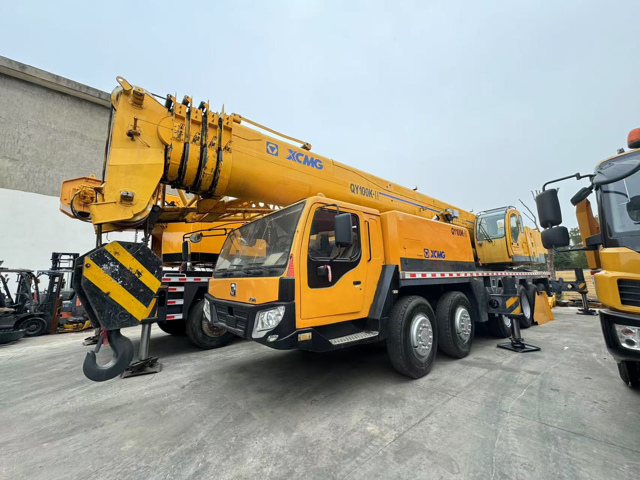 XCMG QY100K 100tons QY100K-2 - Grua móvel: foto 1 XCMG QY100K 100tons QY100K-2 - Grua móvel: foto 1