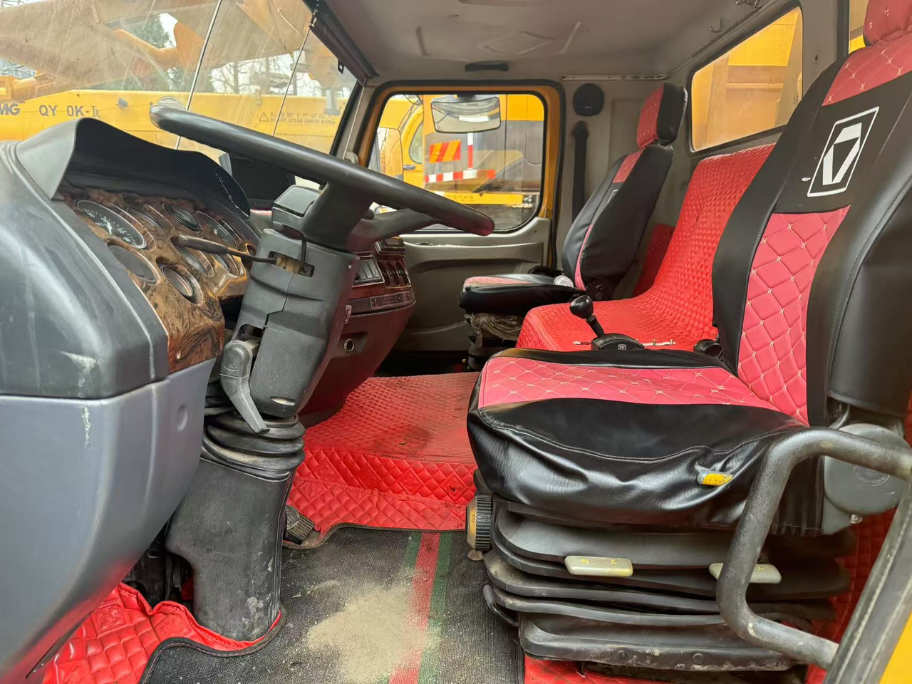 XCMG QY100K - Grua móvel: foto 3 XCMG QY100K - Grua móvel: foto 3