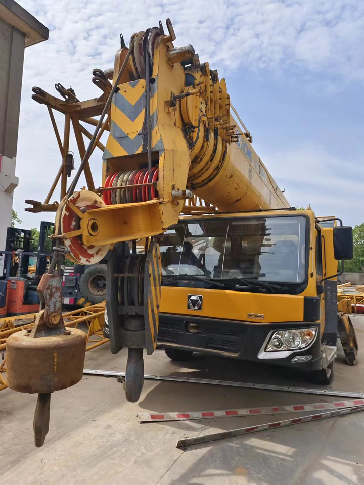 XCMG QY100K-Ⅱ QY100K 100tons - Grua móvel: foto 1 XCMG QY100K-Ⅱ QY100K 100tons - Grua móvel: foto 1