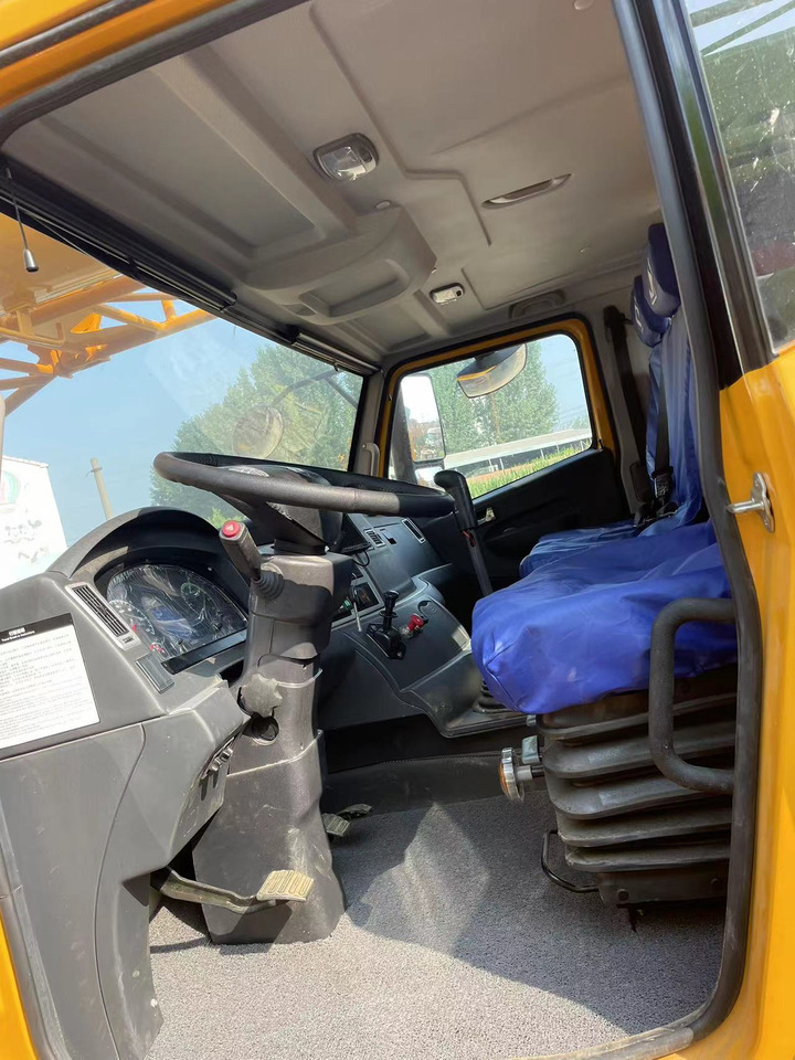 XCMG QY70K - Grua móvel: foto 5 XCMG QY70K - Grua móvel: foto 5