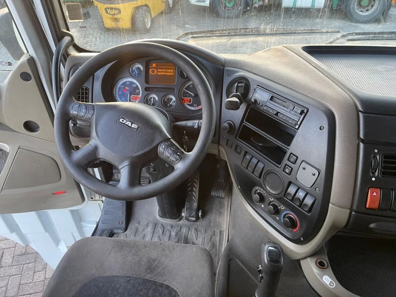 Fotografia de interior 1: Tractor DAF XF 105.510 Tractor