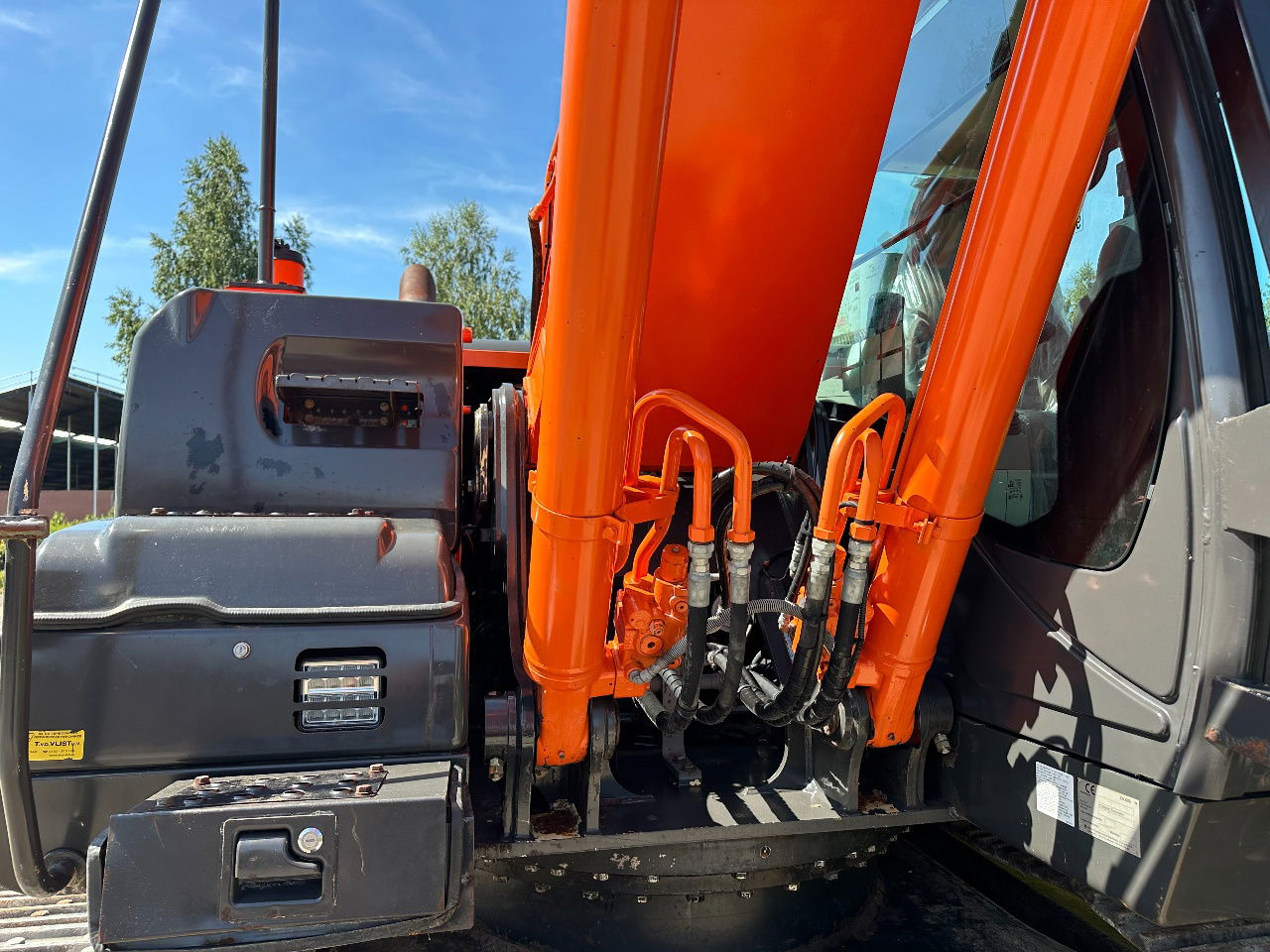 Escavadora de rastos Hitachi ZH210LC-5B: foto 22 Escavadora de rastos Hitachi ZH210LC-5B: foto 22