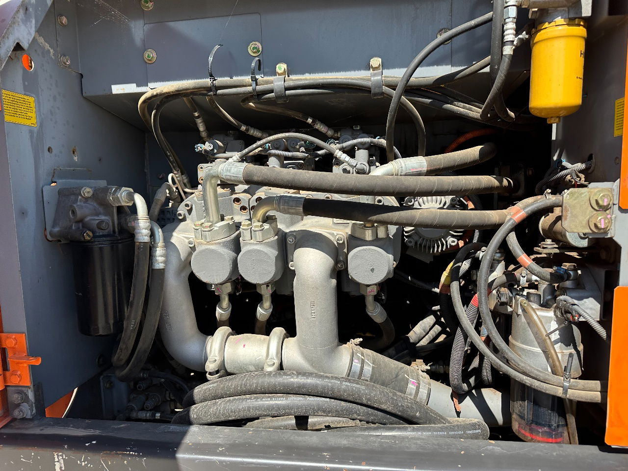 Escavadora de rastos Hitachi ZH210LC-5B: foto 28 Escavadora de rastos Hitachi ZH210LC-5B: foto 28