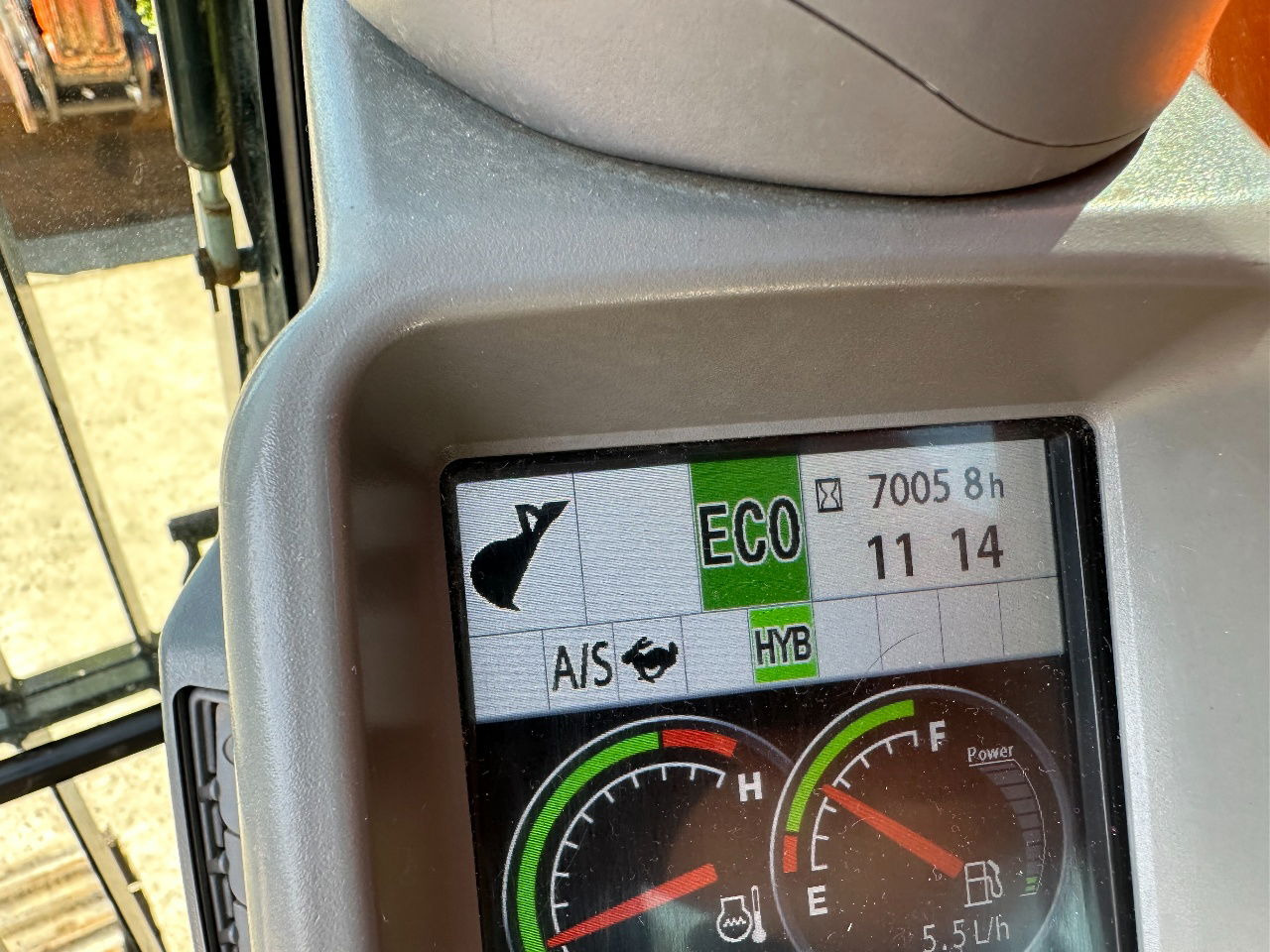 Escavadora de rastos Hitachi ZH210LC-5B: foto 16 Escavadora de rastos Hitachi ZH210LC-5B: foto 16