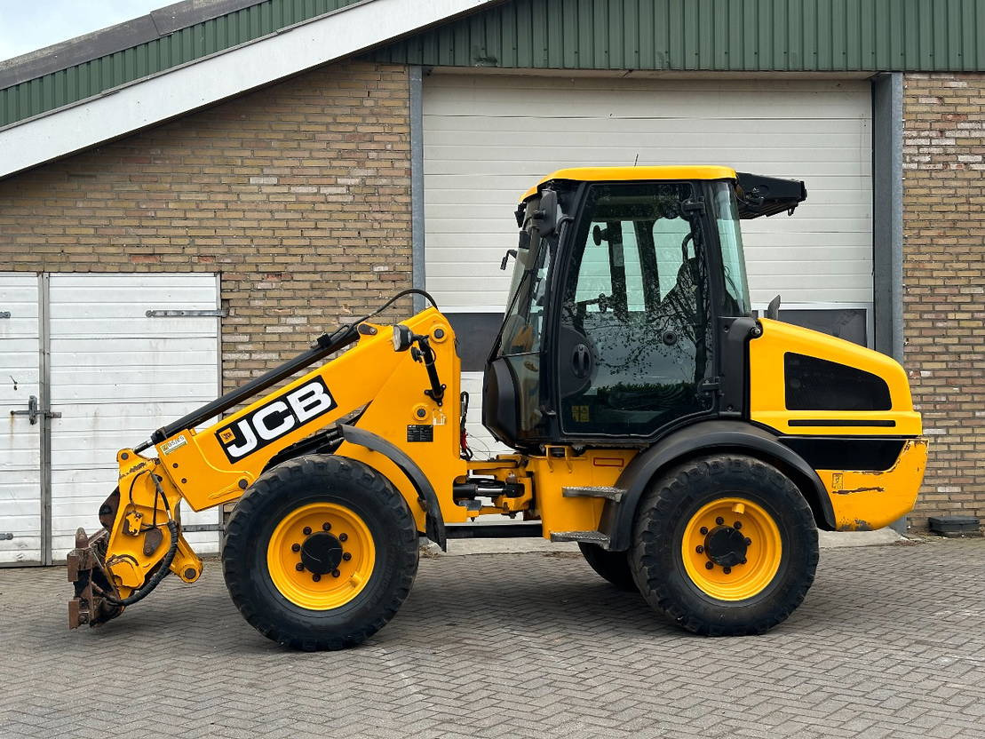 JCB TM220 SV A - Pá carregadora telescópica: foto 1 JCB TM220 SV A - Pá carregadora telescópica: foto 1