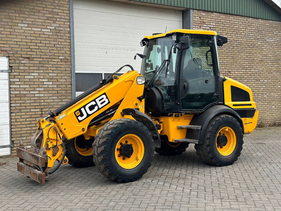 JCB TM220 SV A - Pá carregadora telescópica: foto 2 JCB TM220 SV A - Pá carregadora telescópica: foto 2