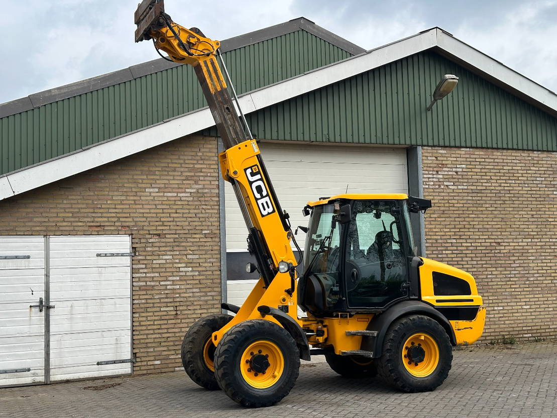 JCB TM220 SV A - Pá carregadora telescópica: foto 4 JCB TM220 SV A - Pá carregadora telescópica: foto 4